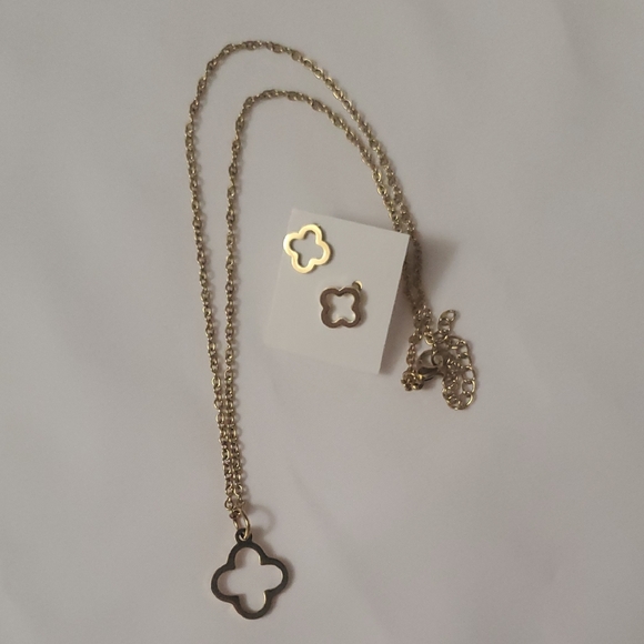 Accessories - SET!!! Gold Clover Necklace and Earring  (Both are open cut design)